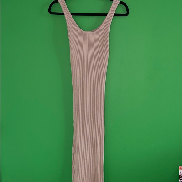 H&M Dresses & Skirts - Shaping Ribbed Midi Dress